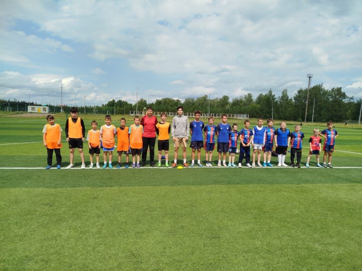Турнир по футболу среди юношей 12-15 лет, посвященный Дню семьи