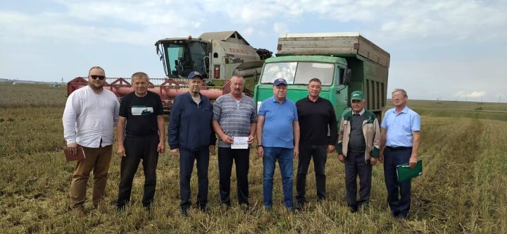 В районе наградили передовиков уборки