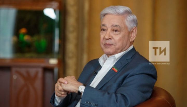 Татарстан Республикасы Дәүләт Советы Рәисе Ф.Х. Мөхәммәтшинның  Россия Федерациясе Дәүләт флагы көне уңаеннан котлавы