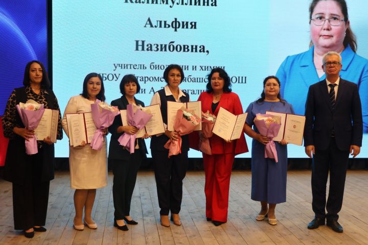 Сарман районы укытучыларына  Мактау грамоталары тапшырылды