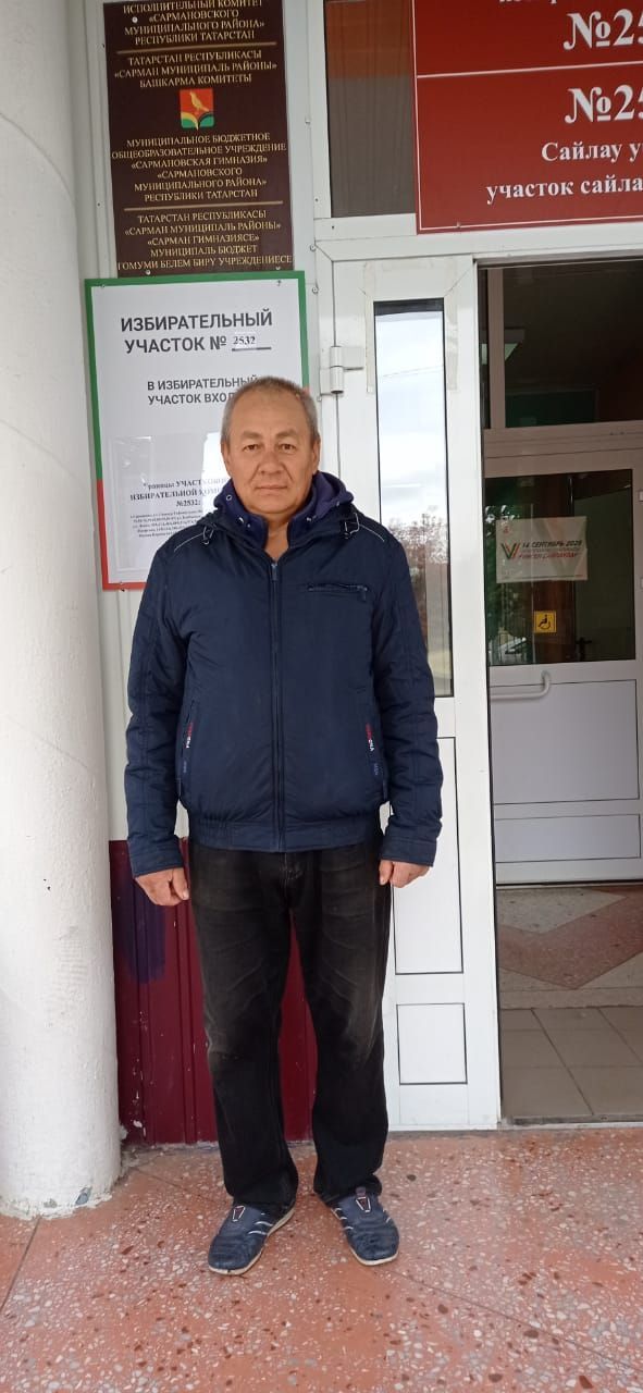 Флер Хәсәншин беренче булып сайлады