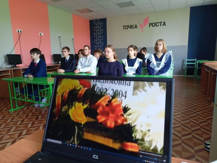 В Петровскозаводской школе Сармановского района почтили память жертв бесланской трагедии