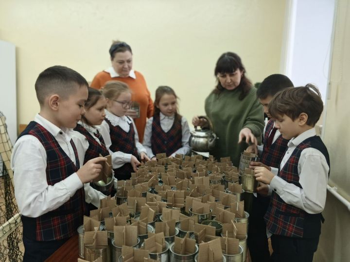 Ученики Джалильской гимназии изготовили для СВО 3000 свечей и сети