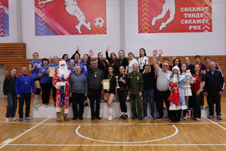 Иляксазские девушки признаны лучшими волейболистками района