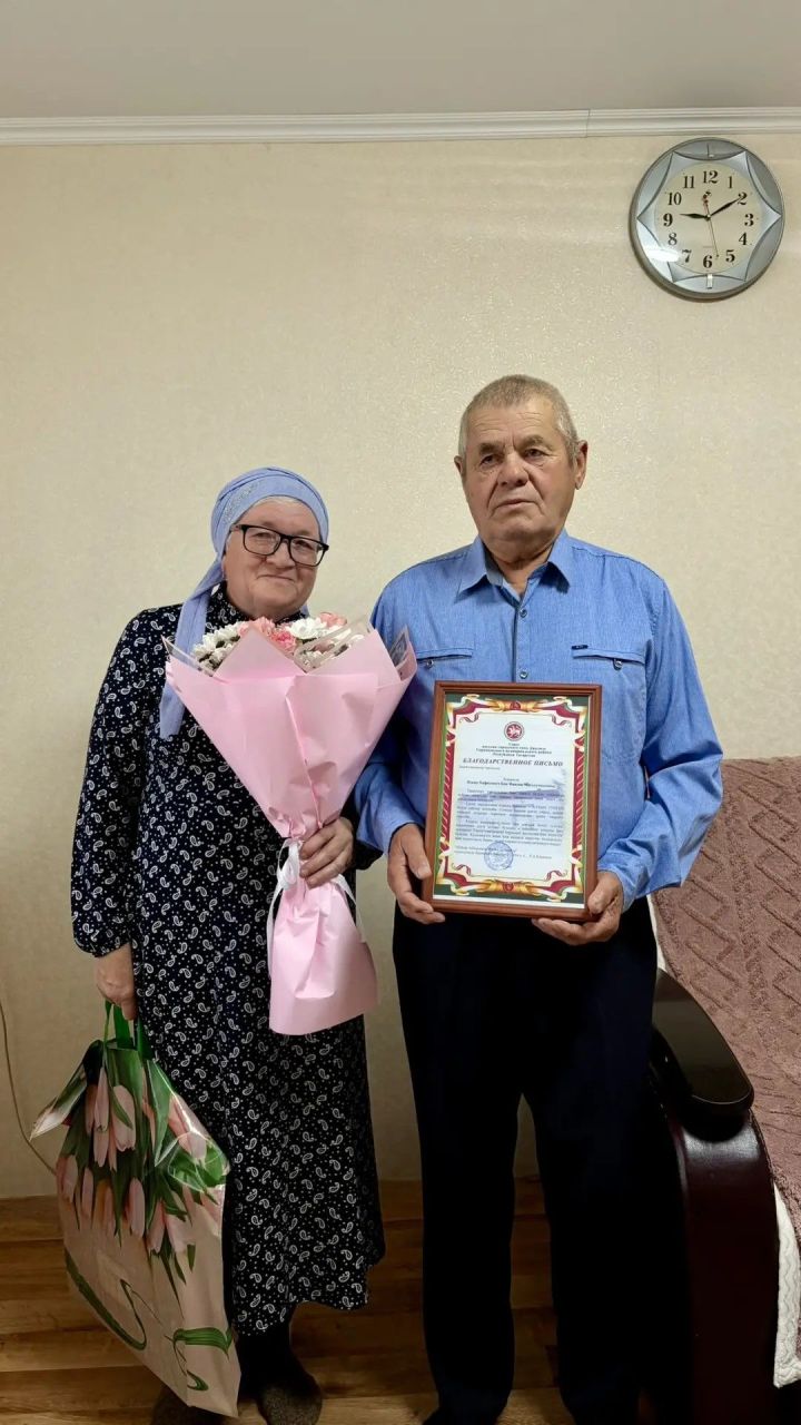 В Джалиле семья Бадертдиновых отметила 50-летие свадьбы