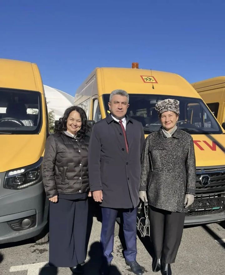 Район мәгариф бүлеге яңа автобуслы булды
