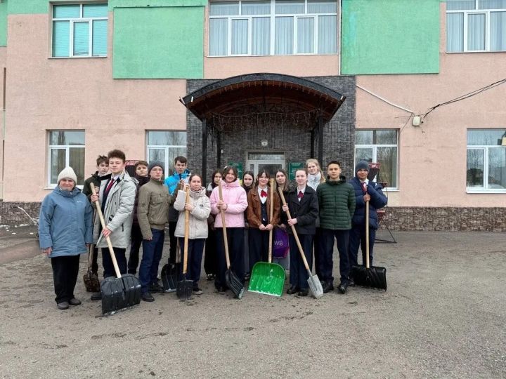 Джалильские волонтеры пришли на помощь жителям дома-интерната