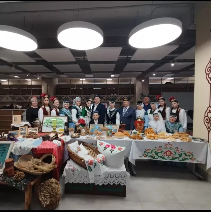 Валиевы достойно представили район на зональном этапе Фестиваля родословной