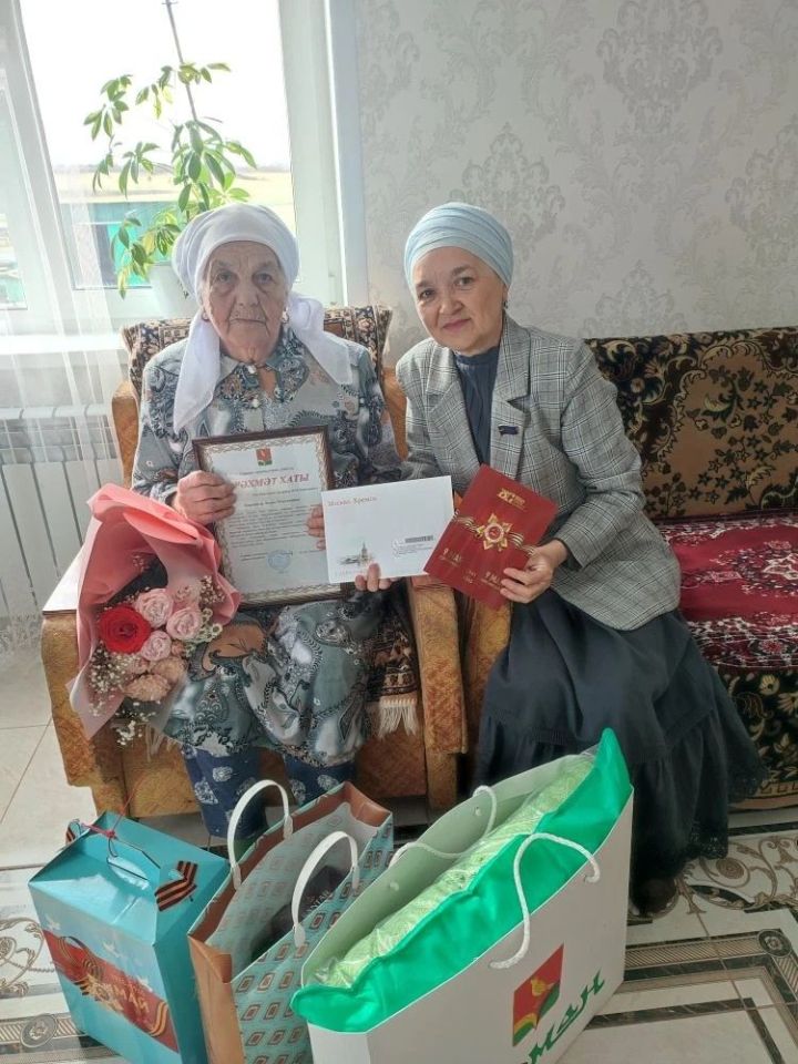 Ләшәү Тамактан Әсхия Мортазинага 95 яшь тулды