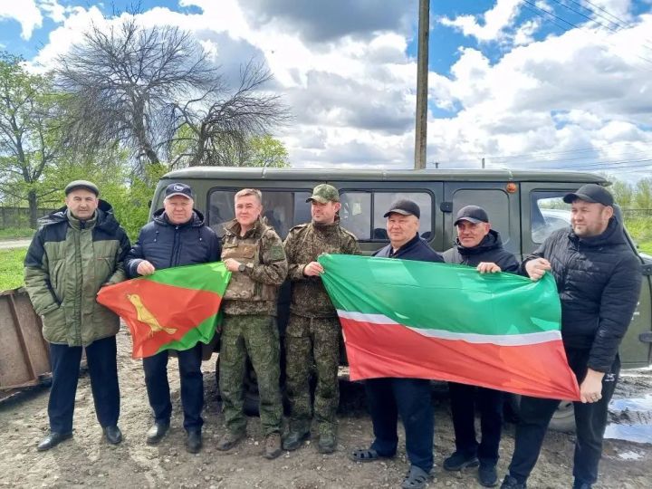 Глава района Фарит Хуснуллин отправился в зону СВО с гумпомощью