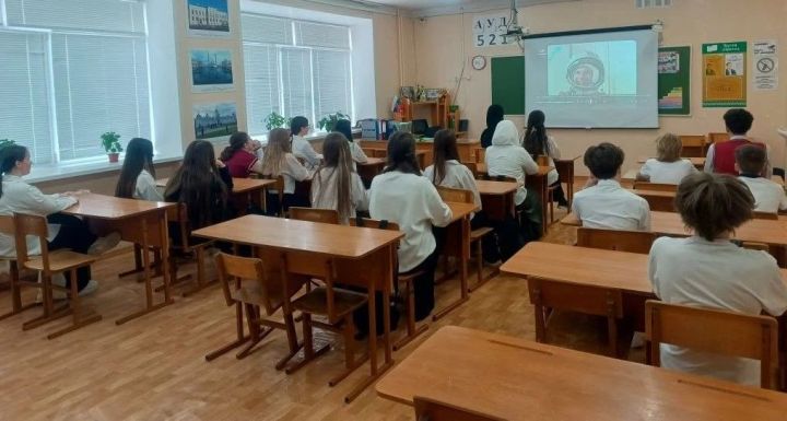 Җәлил гимназиясе укучылары «космоска сәяхәт кылдылар»