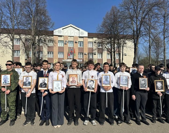 В Сармановском аграрном колледже состоялась акция «Бессмертный полк»