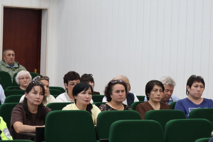 Район юл хәрәкәте иминлеген тәэмин итү комиссиясе чираттан тыш утырыш җыйды