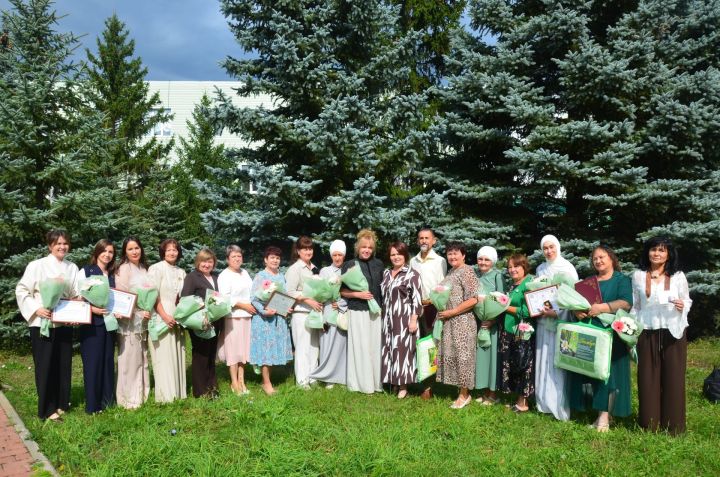 Мәгариф хезмәткәрләре узган елга йомгак ясадылар, яңа уку елына бурычлар билгеләделәр