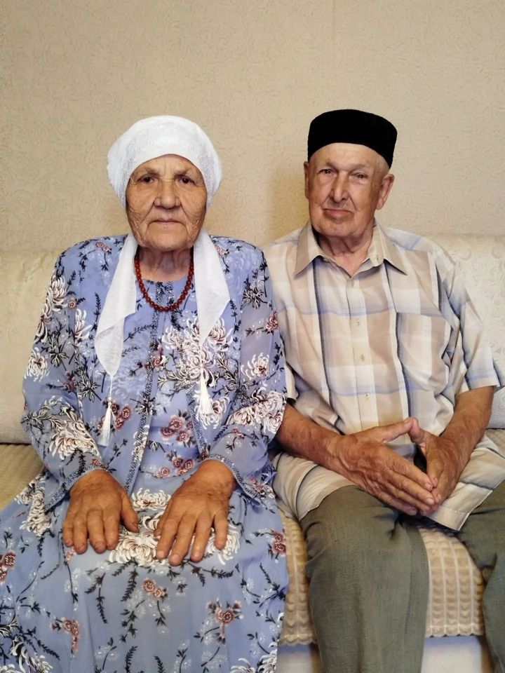 «Димләп өйләнешеп тә, бик матур гаилә корып була», – диләр Җәлил поселогында яшәүче Хәсәновлар