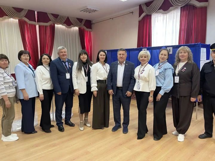 Җәлилдә сайлаучыларны оркестр каршы алды